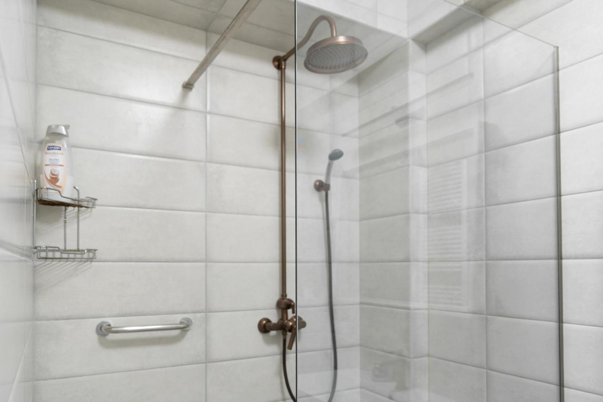 Tourist Grand Ismail Apartments Kisinyov Kültér fotó